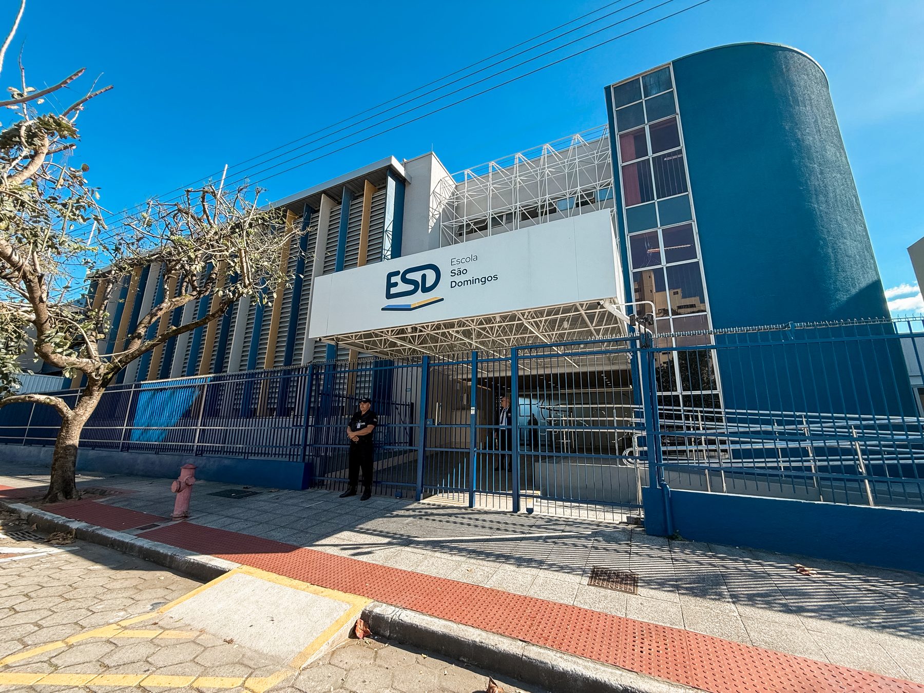 Fachada da Unidade II — 6º ano ao Ensino Médio da Escola São Domingos